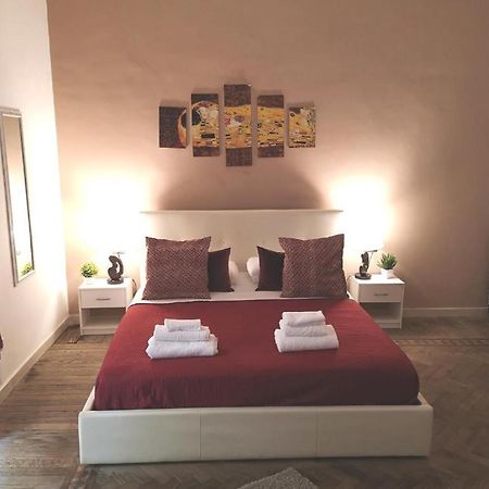 Bed and Breakfast Domus Luigi Leone 2 Nápoles Exterior foto